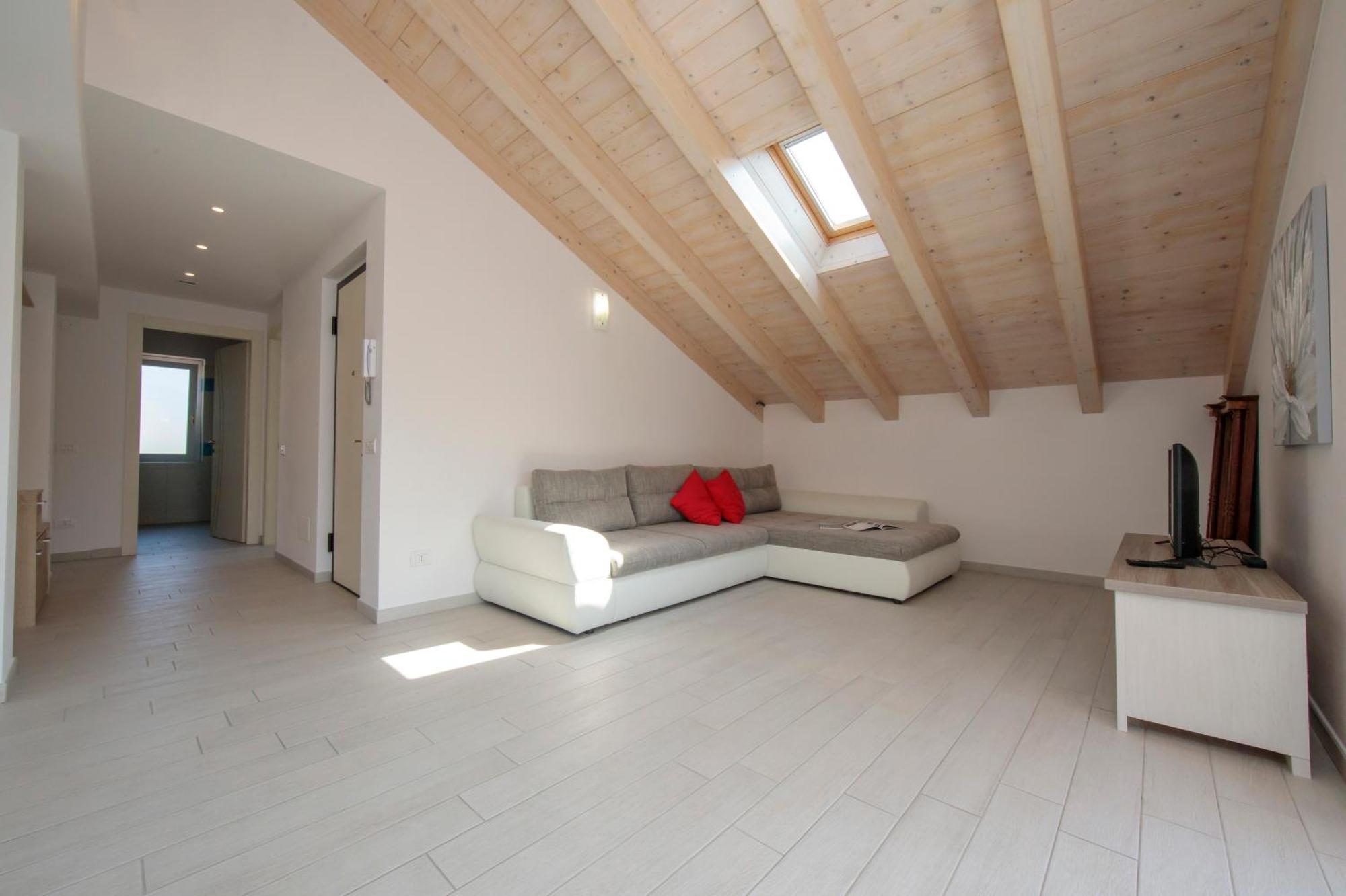 Silver Lake Apartment - Happy Rentals Angera Eksteriør billede