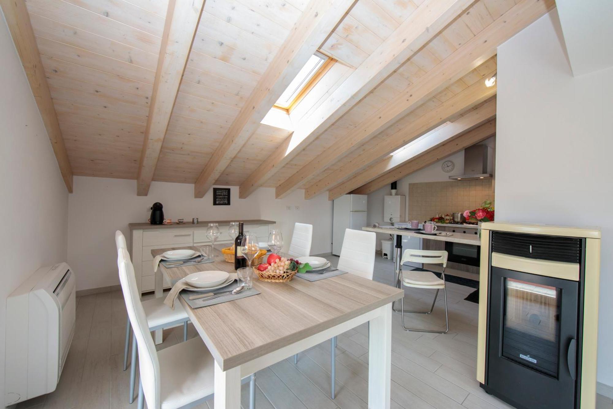 Silver Lake Apartment - Happy Rentals Angera Eksteriør billede