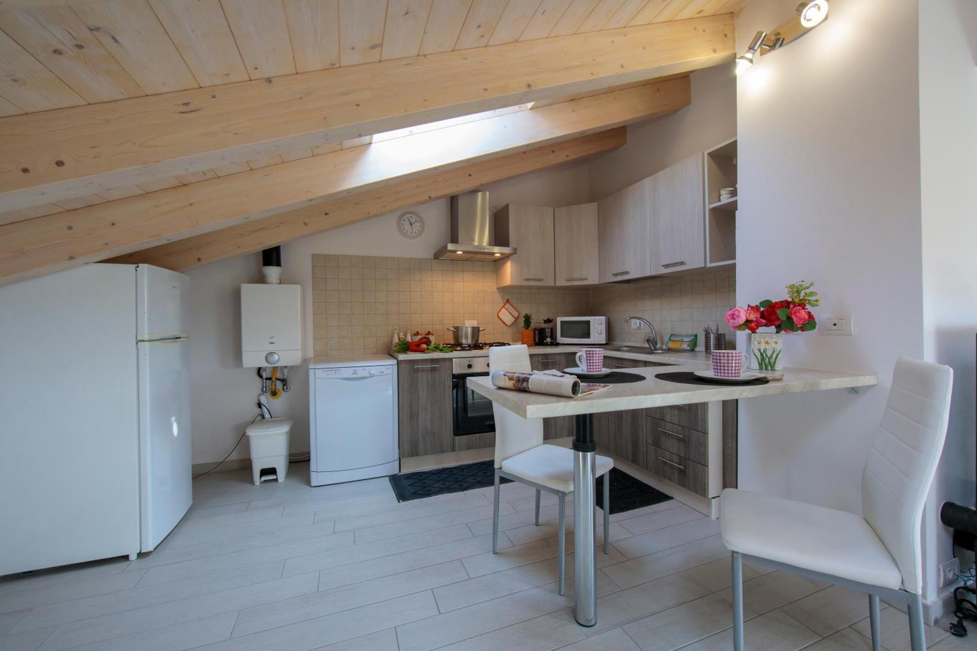 Silver Lake Apartment - Happy Rentals Angera Eksteriør billede