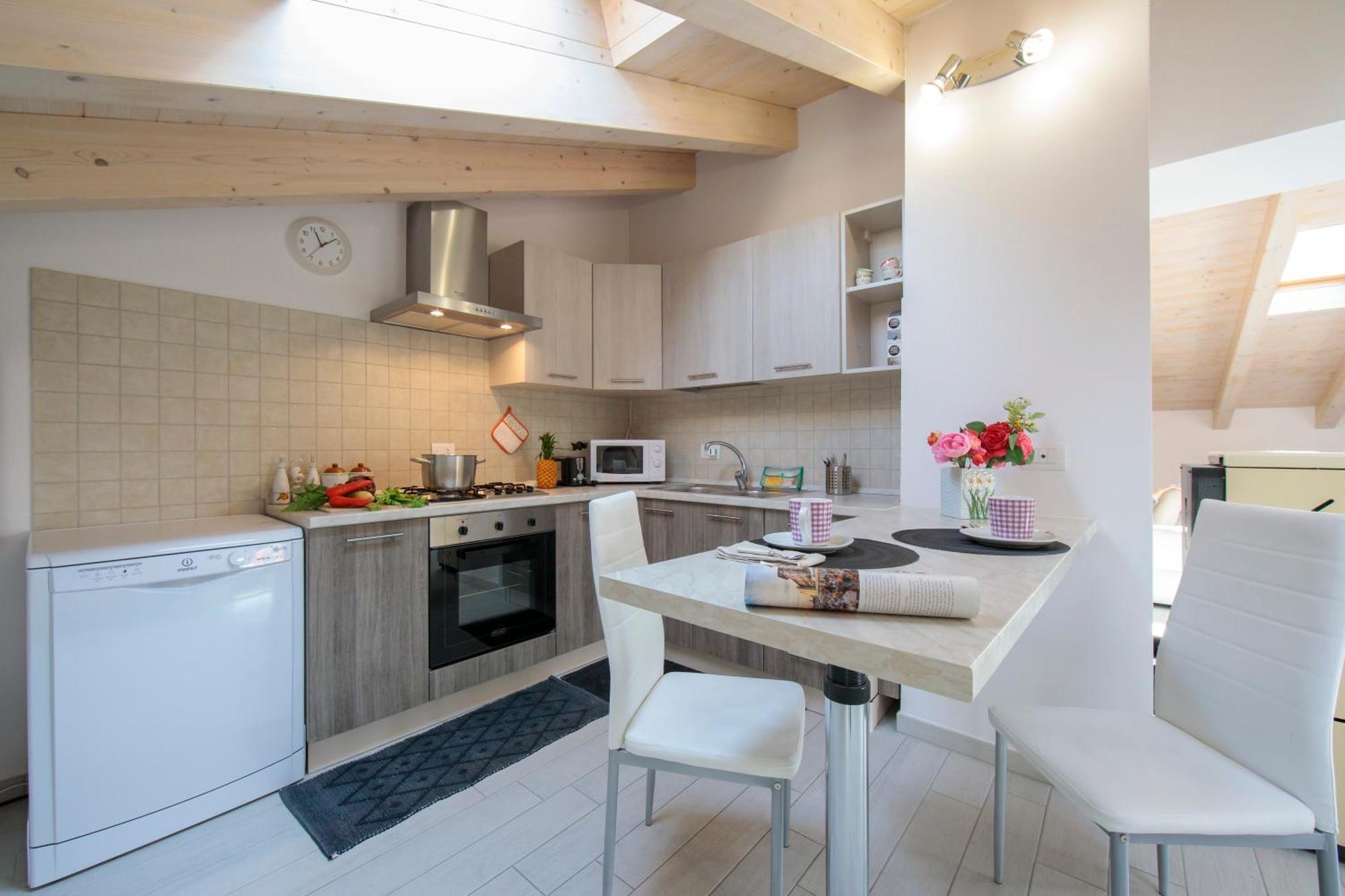 Silver Lake Apartment - Happy Rentals Angera Eksteriør billede